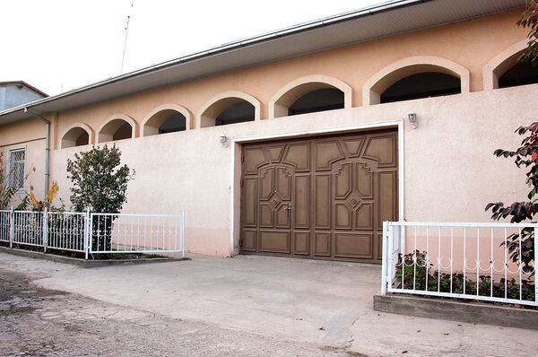 Дом, где проживают родители Сайфулло Саипова в Ташкенте - Sputnik Узбекистан