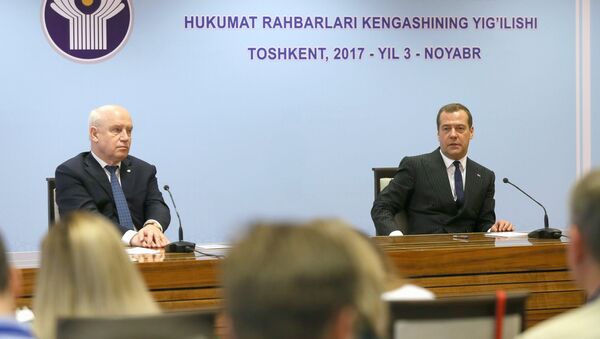Премьер-министр РФ Д. Медведев принял участие в заседании Совета глав правительств СНГ - Sputnik Узбекистан