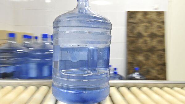 Производство питьевой бутилированной воды - Sputnik Узбекистан