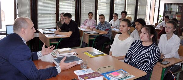 Презентация УрГЭУ в РЦНК в Ташкенте - Sputnik Ўзбекистон