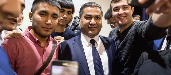 Встреча делегации Узбекистана с узбекистанскими студентами учащихся в Москве Встреча делегации Узбекистана с узбекистанскими студентами учащихся в Москве - Sputnik Ўзбекистон