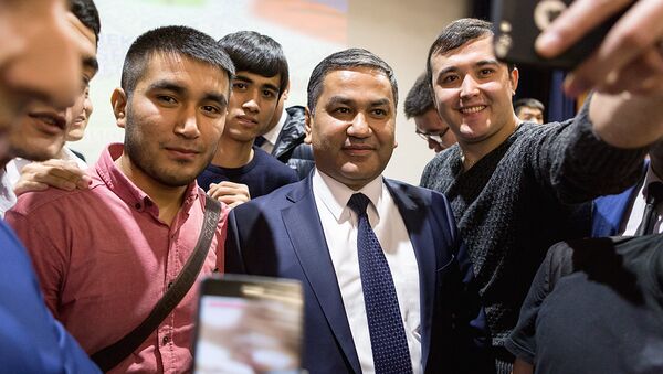 Встреча делегации Узбекистана с узбекистанскими студентами учащихся в Москве - Sputnik Узбекистан