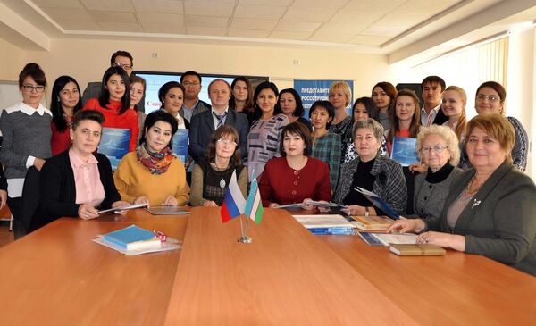В РЦНК преподаватели русского языка прошли курсы повышения квалификации  - Sputnik Узбекистан