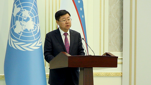 Президент Китайской академии современных международных Цзи Чжие - Sputnik Узбекистан