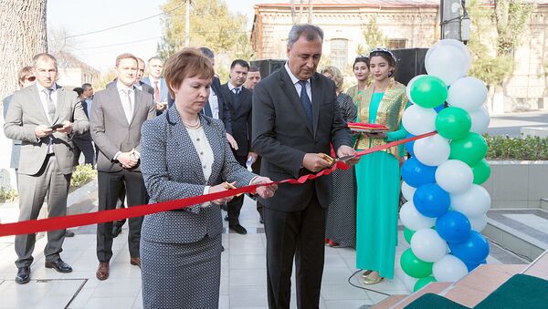 В Самарканде открыли Центр предвыездной подготовки и отправки трудовых мигрантов в Российскую Федерацию - Sputnik Узбекистан