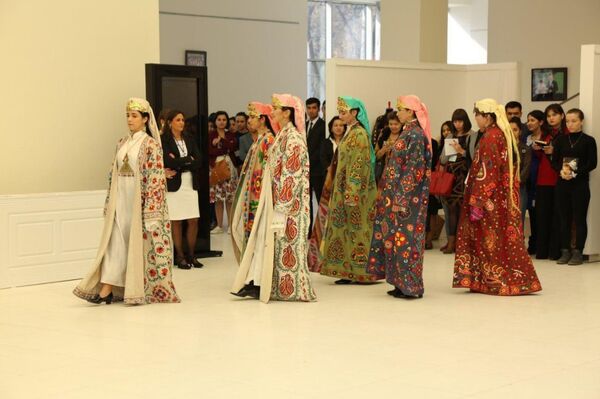 На Ташкентской неделе моды На Ташкентской неделе моды - Sputnik Узбекистан