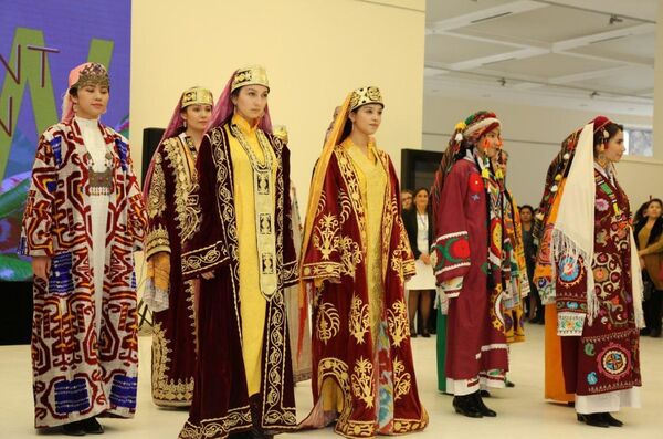 На Ташкентской неделе моды На Ташкентской неделе моды - Sputnik Узбекистан
