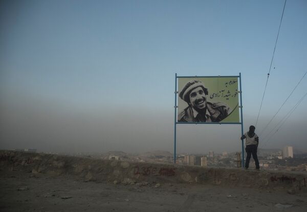 Портрет Ахмад Шаха Масуда на одной из улиц в Кабуле - Sputnik Узбекистан