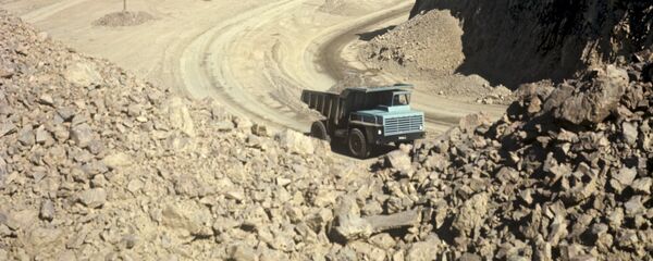 Золотоносный карьер близ Мурунтау - Sputnik Узбекистан