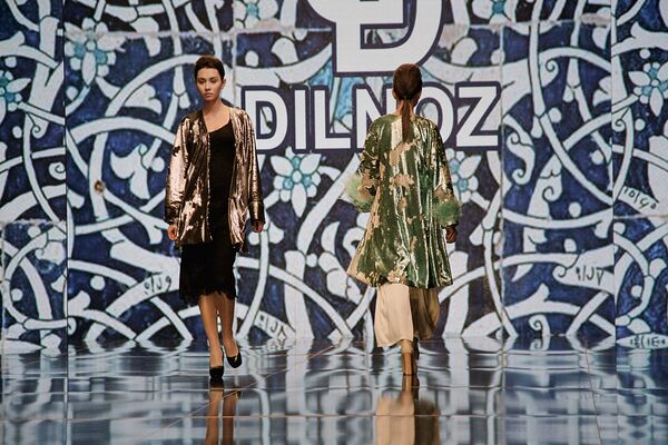 Модели во время показа на Tashkent Fashion Week 2017 - Sputnik Узбекистан