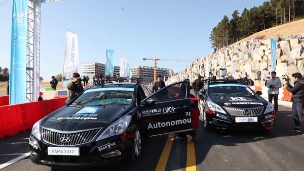 Беспилотные машины состязались в гонках на шоу в Южной Корее - Sputnik Узбекистан