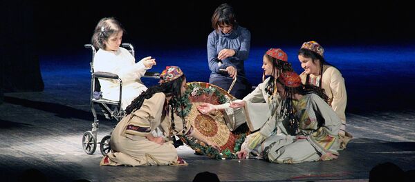 Выступление интегрированного театра движения Лик - Sputnik Узбекистан