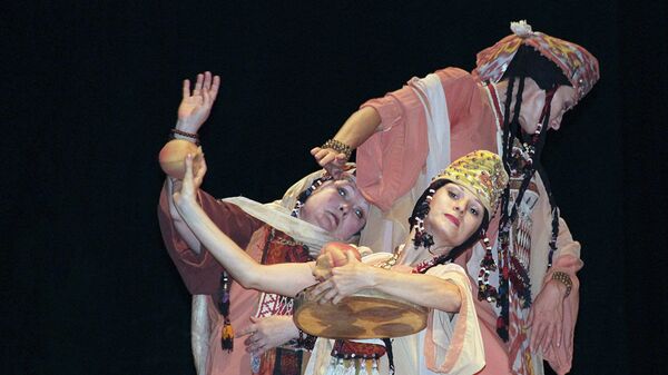 Выступление интегрированного театра движения Лик - Sputnik Узбекистан