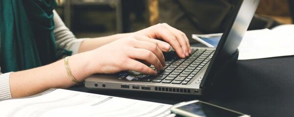 компьютер фойдаланувчиси - Sputnik Ўзбекистон