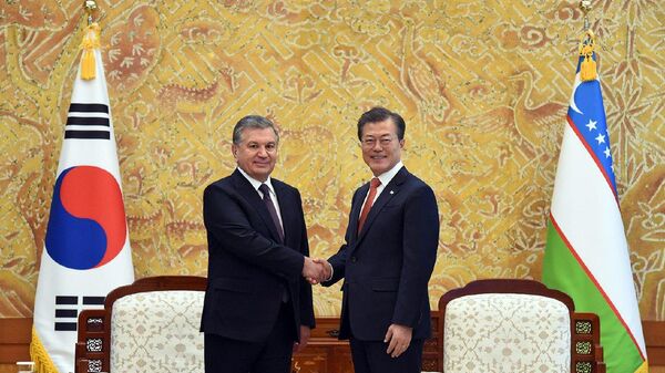 Шавкат Мирзиёев и Мун Чжэ Ин - Sputnik Узбекистан