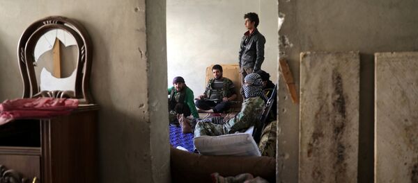 Освобожденный город Тадеф в сирийской провинции Алеппо - Sputnik Узбекистан