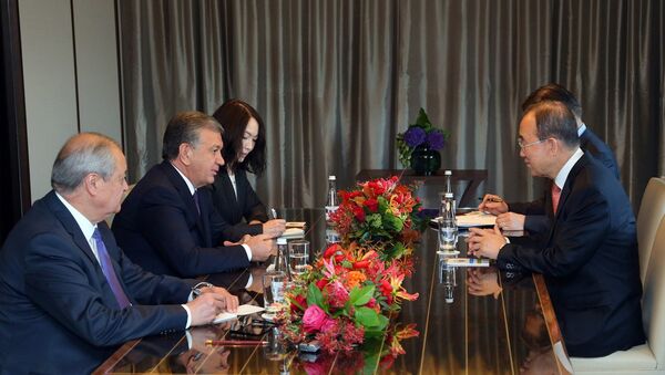 Президент Республики Узбекистан Шавкат Мирзиёев 24 ноября в Сеуле принял бывшего генерального секретаря ООН Пан Ги Муна - Sputnik Узбекистан