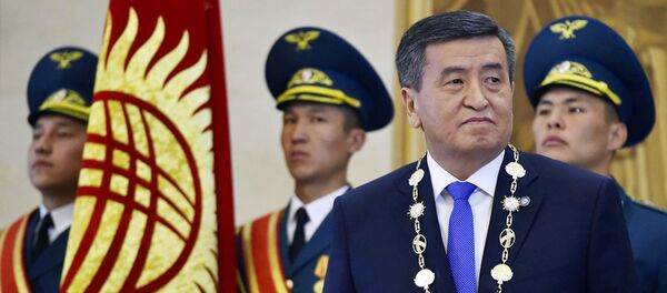 Сооронбай Жээнбеков официально вступил в должность главы Кыргызстана  - Sputnik Ўзбекистон