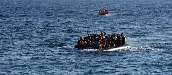 Беженцы на острове Лесбос в Греции - Sputnik Узбекистан