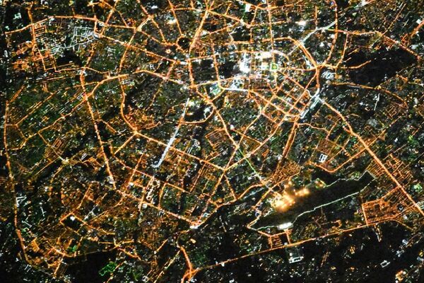 Российский космонавт Сергей Рязанский поделился фотографиями столицы Узбекистана, которую сделал из космоса. - Sputnik Узбекистан