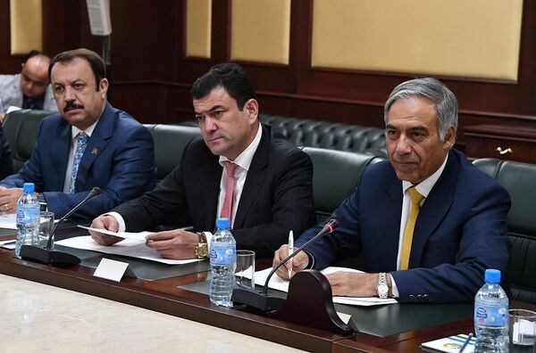 29 ноября Камилов принял старшего советника президента Афганистана по экономическим вопросам и спецпредставителя руководителя страны 29 ноября Камилов принял старшего советника президента Афганистана по экономическим вопросам и спецпредставителя руководителя страны - Sputnik Узбекистан