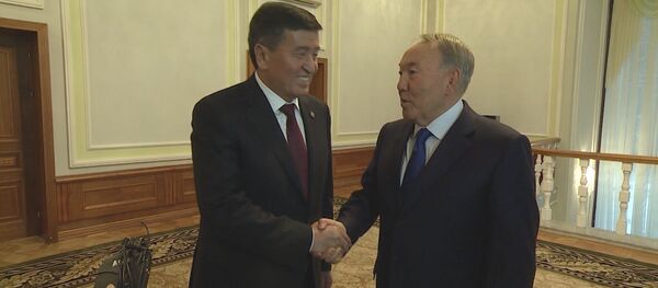 Что сказали журналистам Жээнбеков и Назарбаев — видео Что сказали журналистам Жээнбеков и Назарбаев — видео - Sputnik Ўзбекистон