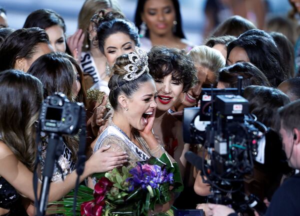 Представительница ЮАР Деми-Лей Нель-Петерес получила титул Мисс Вселенная - 2017 - Sputnik Узбекистан