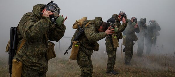 Военнослужащие на учениях по химической защите в ракетной бригаде Южного военного округа Военнослужащие на учениях по химической защите в ракетной бригаде Южного военного округа - Sputnik Ўзбекистон
