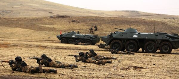 Военные учения узбекских военнослужащих Военные учения узбекских военнослужащих - Sputnik Ўзбекистон