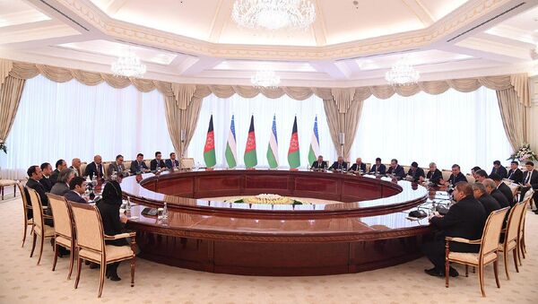Переговоры Президентов Узбекистана и Афганистана в резиденции Куксарой - Sputnik Узбекистан