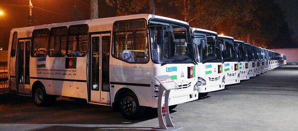 Автобусы, переданные Узбекистаном в дар Афганистану Автобусы, переданные Узбекистаном в дар Афганистану - Sputnik Узбекистан