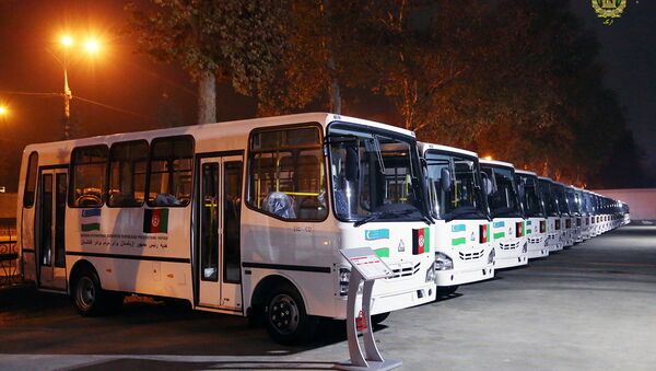 Автобусы, переданные Узбекистаном в дар Афганистану - Sputnik Узбекистан