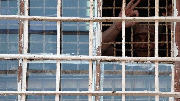 Заключенный в тюрьме - Sputnik Узбекистан