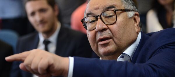 Основатель USM Holdings, президент Международной федерации фехтования Алишер Усманов Основатель USM Holdings, президент Международной федерации фехтования Алишер Усманов - Sputnik Ўзбекистон