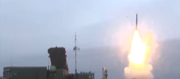 Боевые пуски ЗРК С-400 Триумф Боевые пуски ЗРК С-400 Триумф - Sputnik Узбекистан