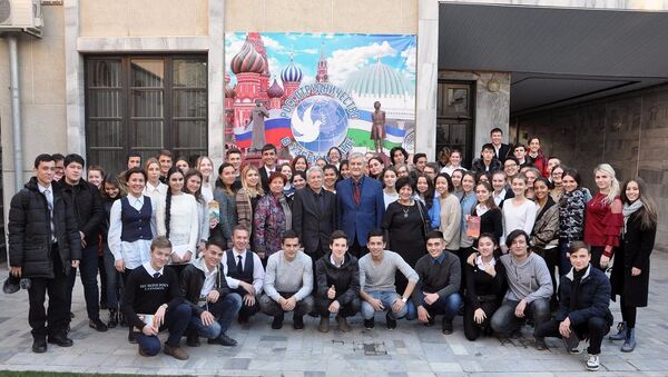В Российском центре науки и культуры в Ташкенте 11 декабря состоялось заседание исторического клуба, посвященное Дню Конституции Российской Федерации - Sputnik Узбекистан