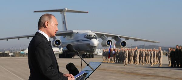 Президент РФ В. Путин посетил авиабазу Хмеймим в Сирии Президент РФ В. Путин посетил авиабазу Хмеймим в Сирии - Sputnik Узбекистан