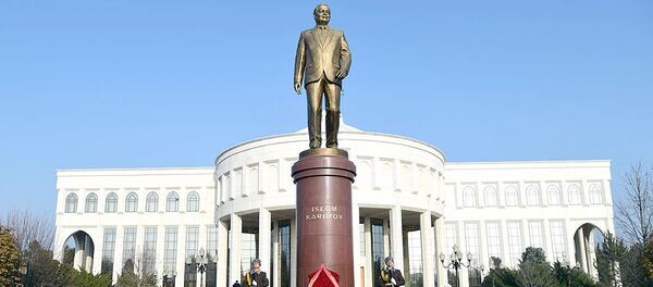 Памятник Исламу Каримову Памятник Исламу Каримову - Sputnik Ўзбекистон