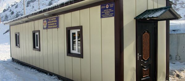 Пост МЧС Узбекистана на автодороге “Ташкент-Ош” через перевал Камчик Пост МЧС Узбекистана на автодороге “Ташкент-Ош” через перевал Камчик - Sputnik Ўзбекистон