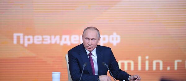 Ежегодная большая пресс-конференция президента РФ Владимира Путина Ежегодная большая пресс-конференция президента РФ Владимира Путина - Sputnik Ўзбекистон