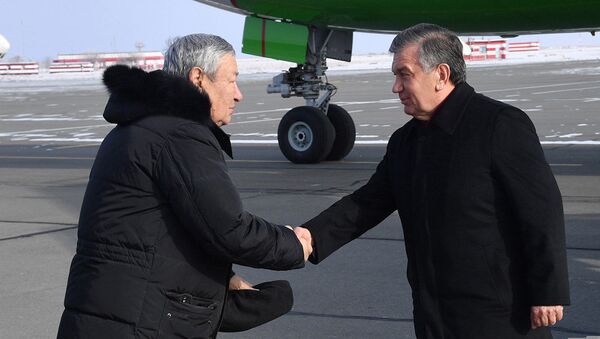 Шавкат Мирзиёев прибыл в Республику Каракалпакстан - Sputnik Узбекистан