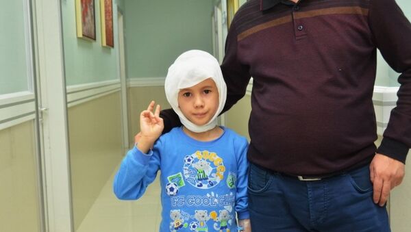 Опреация по установке кохлеарного импланта - Sputnik Узбекистан
