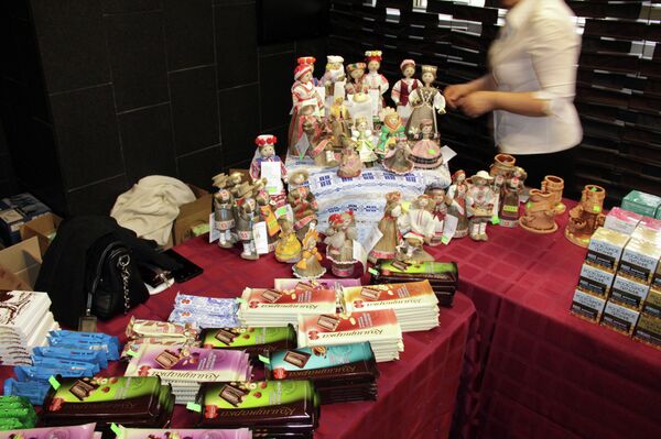 При посольском избирательном участке работал буфет с белорусскими блюдами При посольском избирательном участке работал буфет с белорусскими блюдами - Sputnik Узбекистан