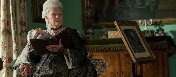 Джуди Денч в фильме Виктория и Абдул Джуди Денч в фильме Виктория и Абдул - Sputnik Узбекистан