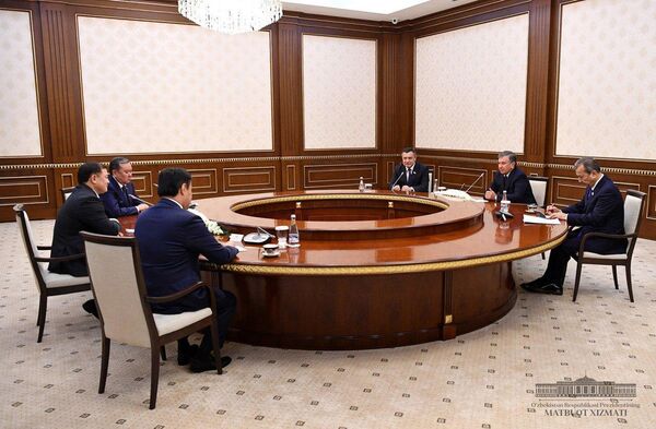 Президент Узбекистана встретился с торага Жогорку Кенеша Кыргызстана Президент Узбекистана встретился с торага Жогорку Кенеша Кыргызстана - Sputnik Узбекистан