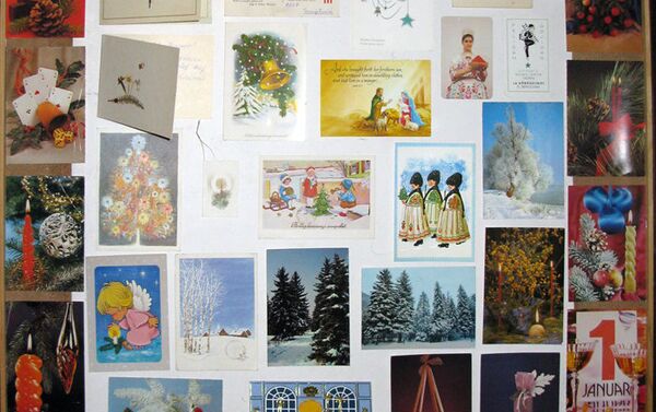 Выставка Путешествие в волшебный мир новогодних открыток в Самарканде - Sputnik Узбекистан