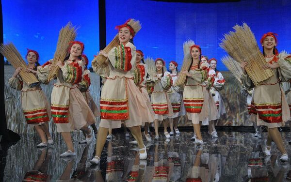 В Ташкенте состоялся гала-концерт республиканского фестиваля-конкурса детского и молодежного творчества Зимние узоры - Sputnik Узбекистан
