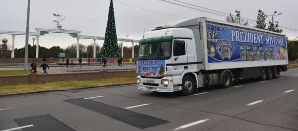 В Узбекистане 11 тысяч детей, оставшихся без попечения родителей, получат президентские подарки - Sputnik Ўзбекистон