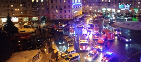 Взрыв в Перекрестке в Санкт-Петербурге. 27 декабря 2017 Взрыв в Перекрестке в Санкт-Петербурге. 27 декабря 2017 - Sputnik Ўзбекистон