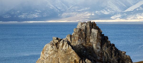 Мыс Бурхан на острове Ольхон на Байкале - Sputnik Узбекистан